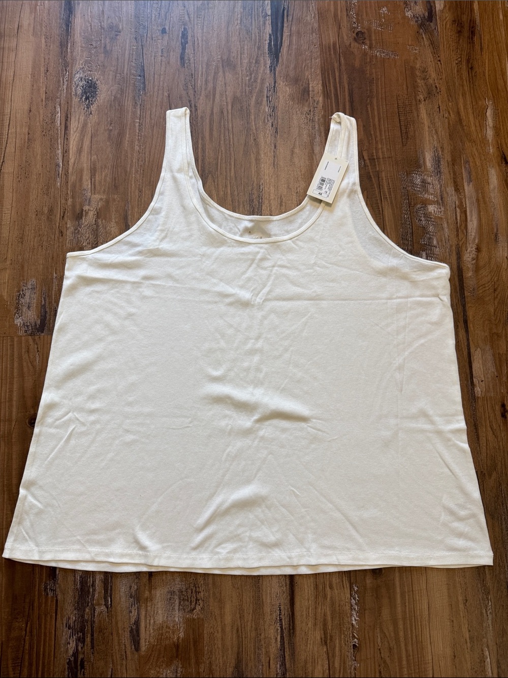 Women’s White Scoop Neck Tank Top